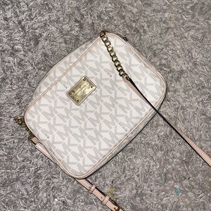 Michael kors cross body purse